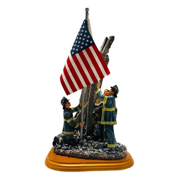 Vanmark 2001 Red Hats of Courage Image of Hope 9/11 Collectible Statue FM89448 - Picture 10 of 13